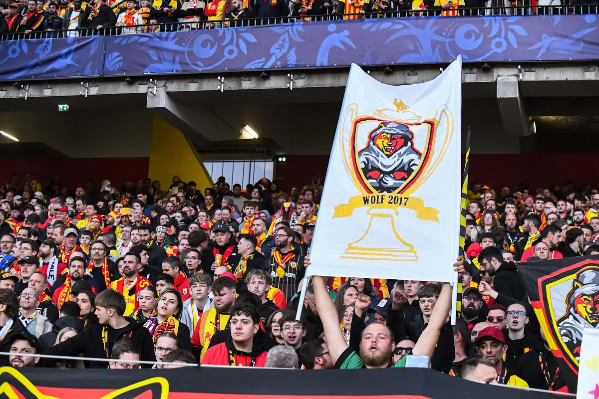 Veldbestorming bij Lens na bereiken eerste Coupe de France-finale in 28 jaar