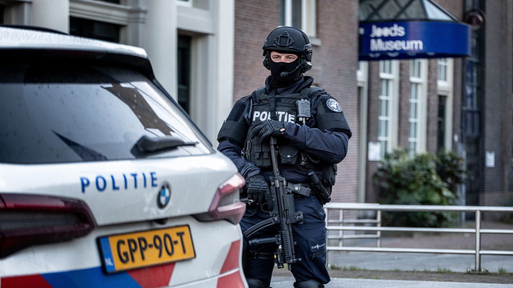 Alle Joodse scholen in Amsterdam kregen direct na aanslag extra beveiliging