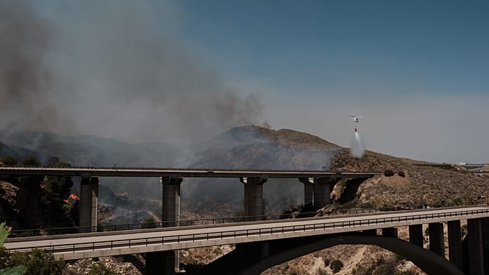 Spain wildfire: Firefighters gain ground as Almería evacuees return home