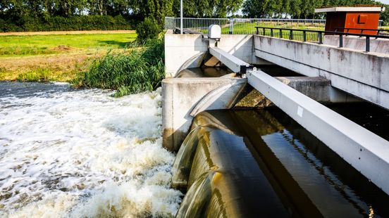 Polder onder water gezet, laatste noodgreep voor 'pijnlijke maatregelen': 'We zitten echt op randje'