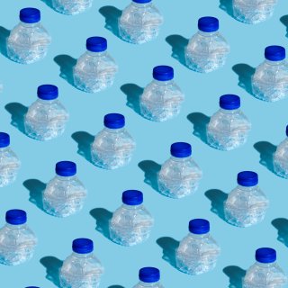 Samenwerkende bacteriën kunnen een heel vervelende soort plastic opeten