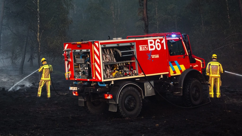Brandweer nog volop bezig met natuurbranden, vandaag met buitenlandse hulp