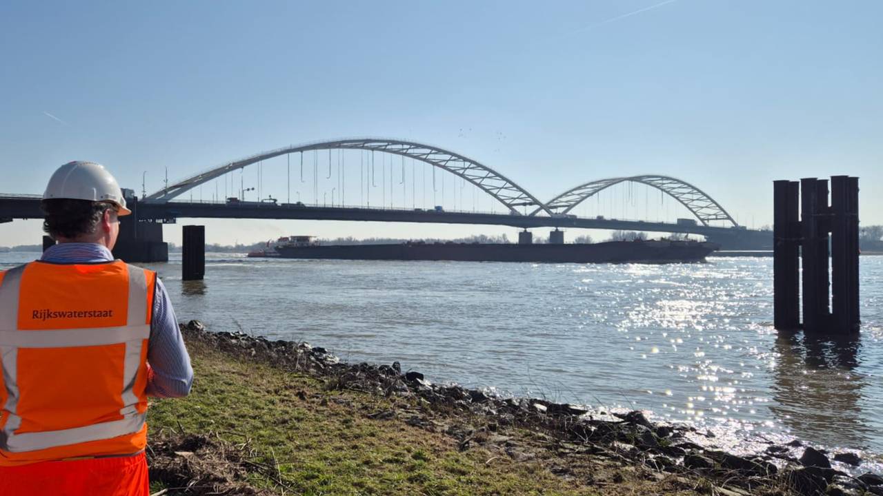 Merwedebrug vanaf 17.30 uur gesloten voor vrachtwagens, constructie te zwak