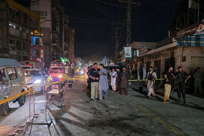 Dertien mensen komen om bij zelfmoordaanslag tijdens protest in Noord-Pakistan, 20 gewonden
