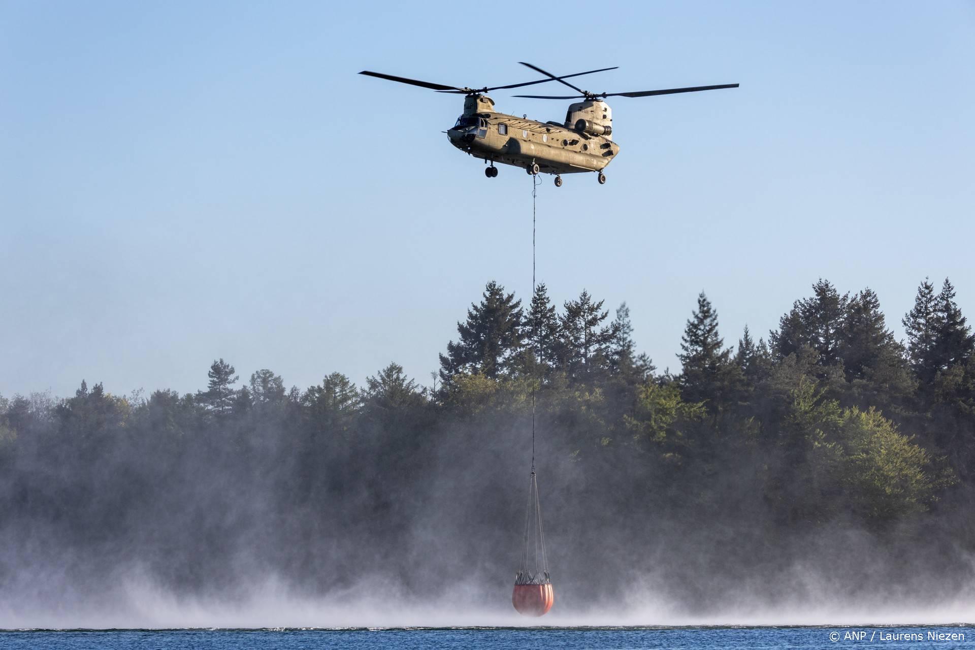 Brandweer verwacht dat brand bij ’t Harde niet verder uitbreidt