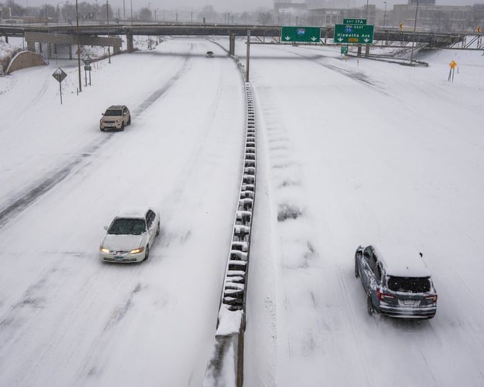 ‘Triple-threat megastorm’ to scatter snow, high winds and thunder across US