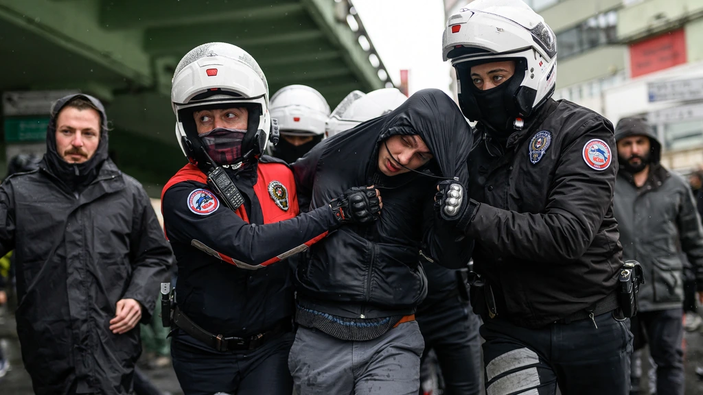 500 arrestaties bij 1 mei-protest Istanbul, ook demonstraties in andere landen