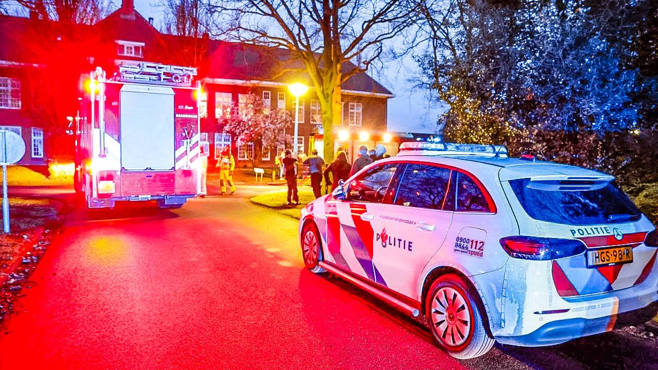 Rookontwikkeling op zolder in ggz-instelling in Boekel, gebouw is ontruimd