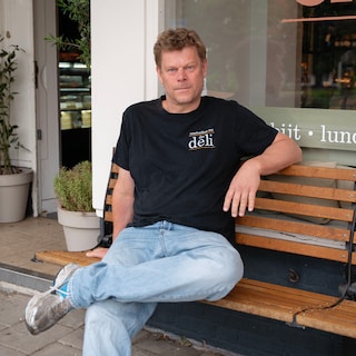 Bankjesruzie in Noord: op dit gevelbankje mag niemand zitten