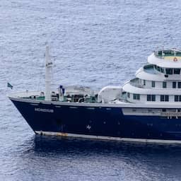 Hondius vaart na Tenerife door naar Nederland, wordt hier gedesinfecteerd