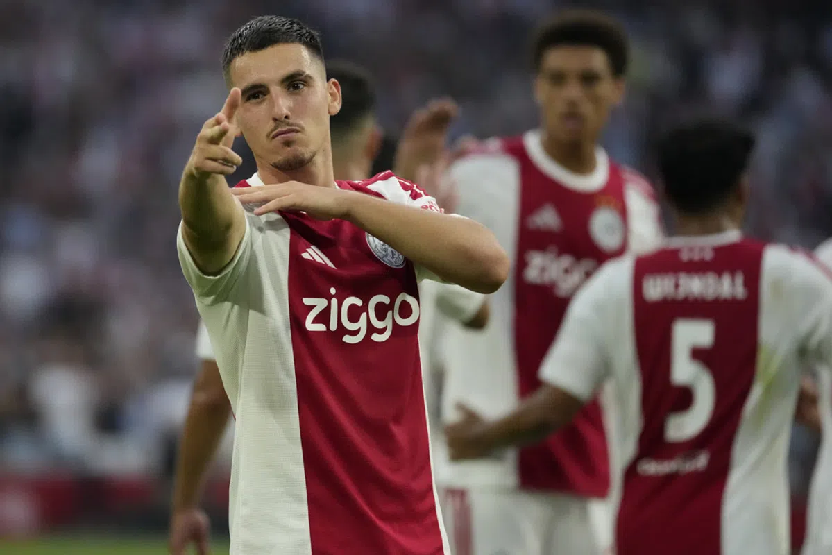 Goudhaantje Gloukh verklaart waarom het er nu wél uitkomt bij Ajax