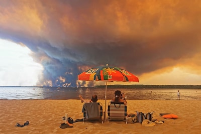Bijzondere foto van Franse bosbranden gaat de hele wereld over en maakt veel los