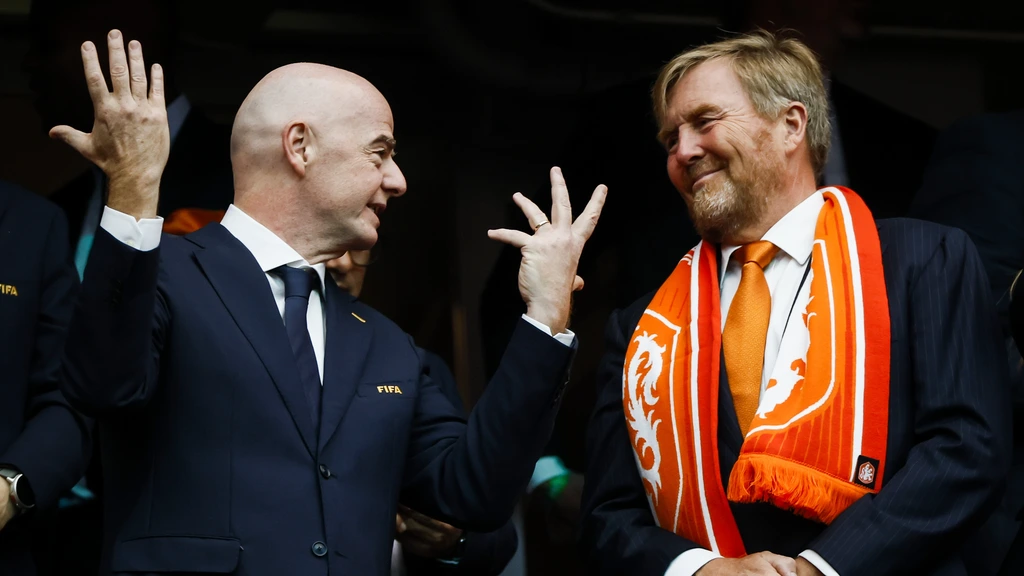 Koning Willem-Alexander zat naast Infantino: 'Wat Vredesprijs-suggesties gedaan'