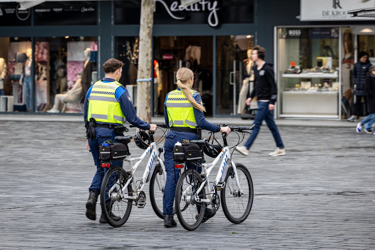 ‘Ronselaars weten wanneer we pauze hebben of voegen je gewoon toe op Snap’, zegt de scholier in Almere
