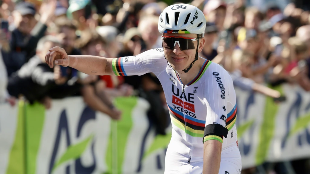 Pogacar wint Luik-Bastenaken-Luik voor vierde keer, na strijd met Seixas