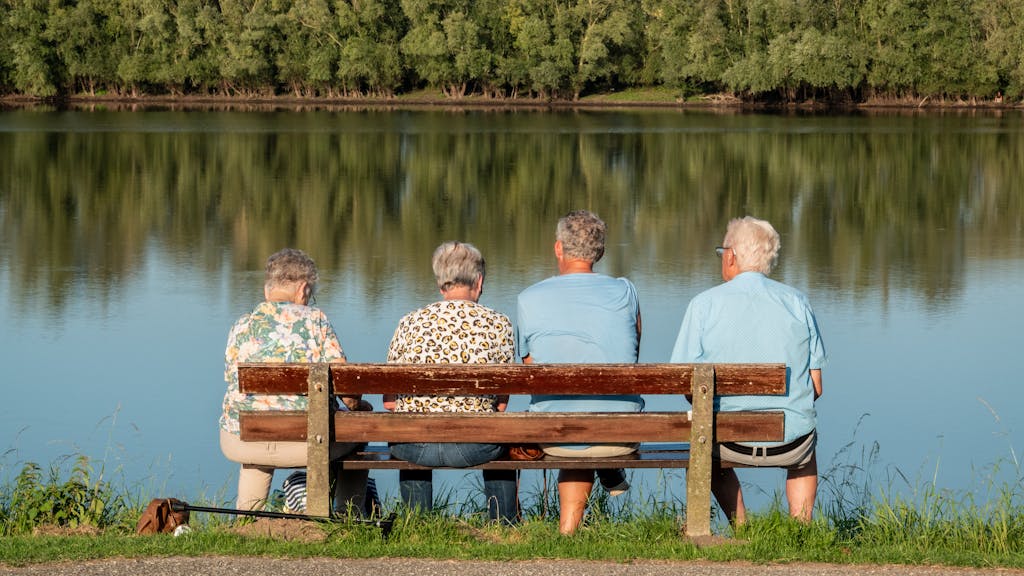 Oppositie in Eerste Kamer vormt front tegen AOW-verhoging, kabinet mist meerderheid