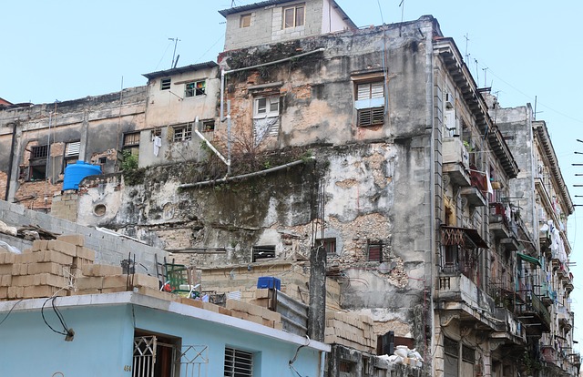 Cuba's economy collapses, prices soar