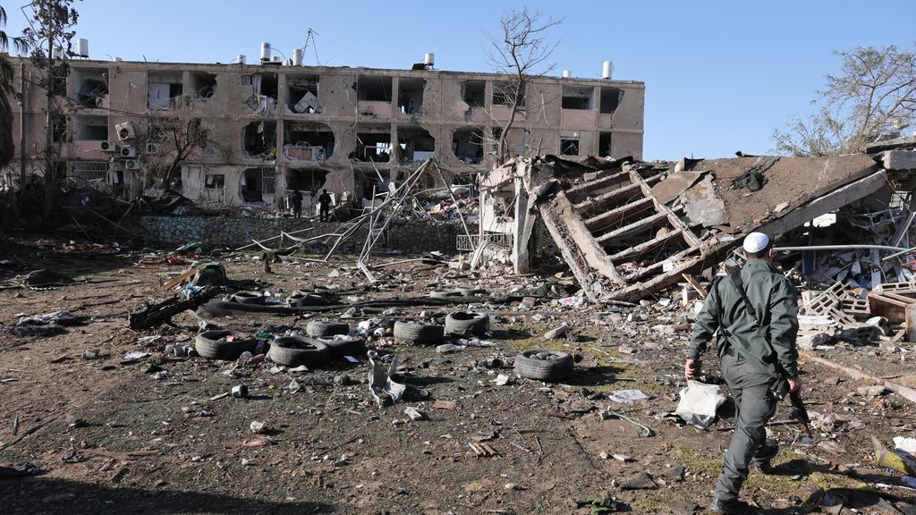 Honderden gewonden bij Iraanse aanvallen op Israël, Tel Aviv geraakt door clusterbom