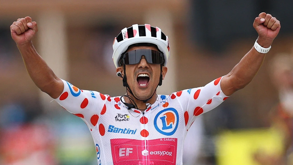 Carapaz profiteert van valpartijen Kuss en wint koninginnenrit van de Tour