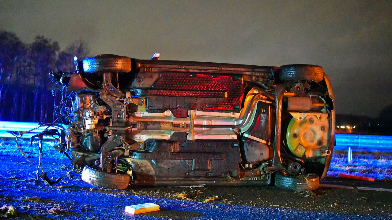 Man uit auto geslingerd en doodgereden, bestuurder (21) krijgt taakstraf