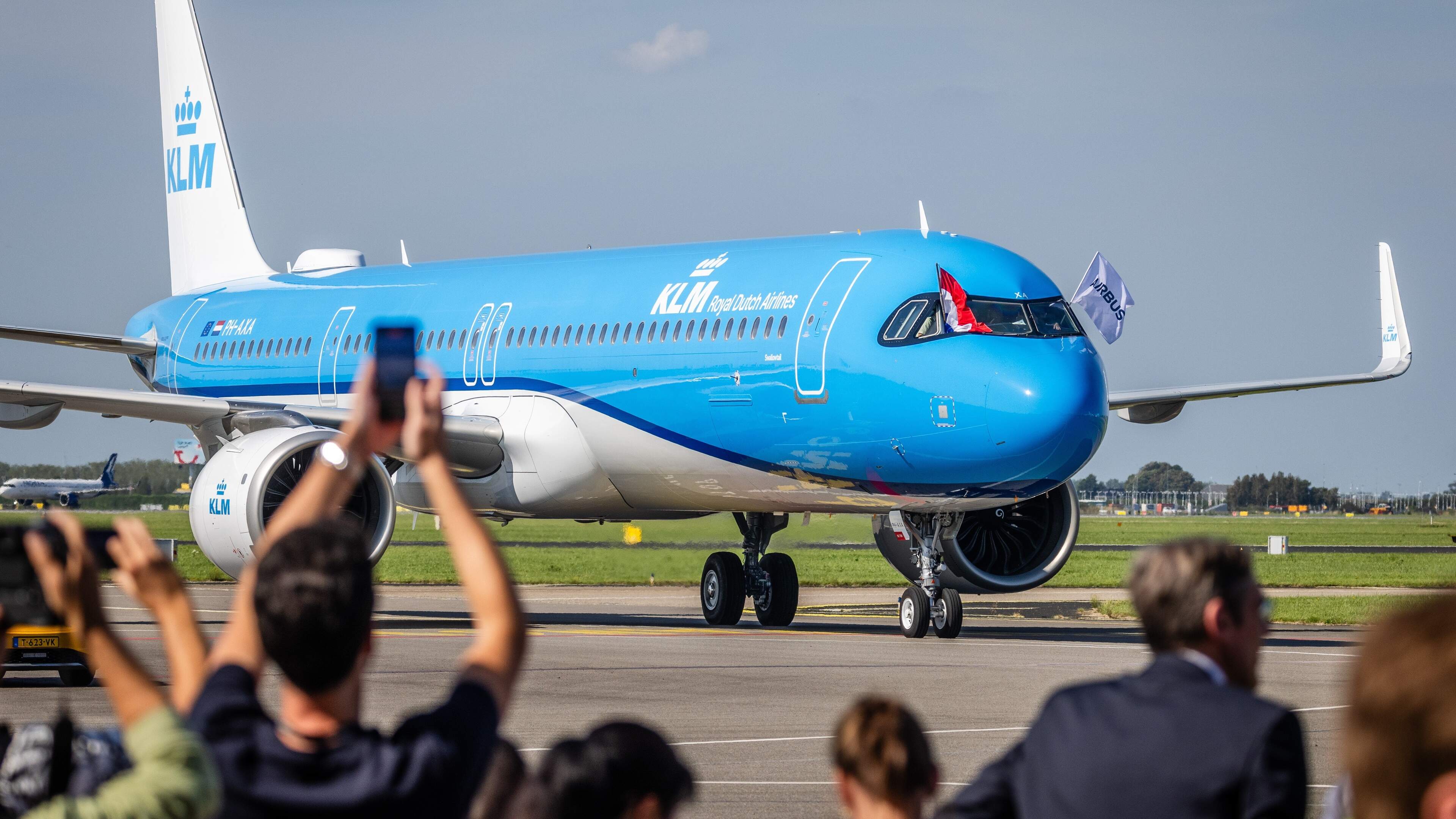 KLM berekent duurdere kerosine door en maakt meer winst