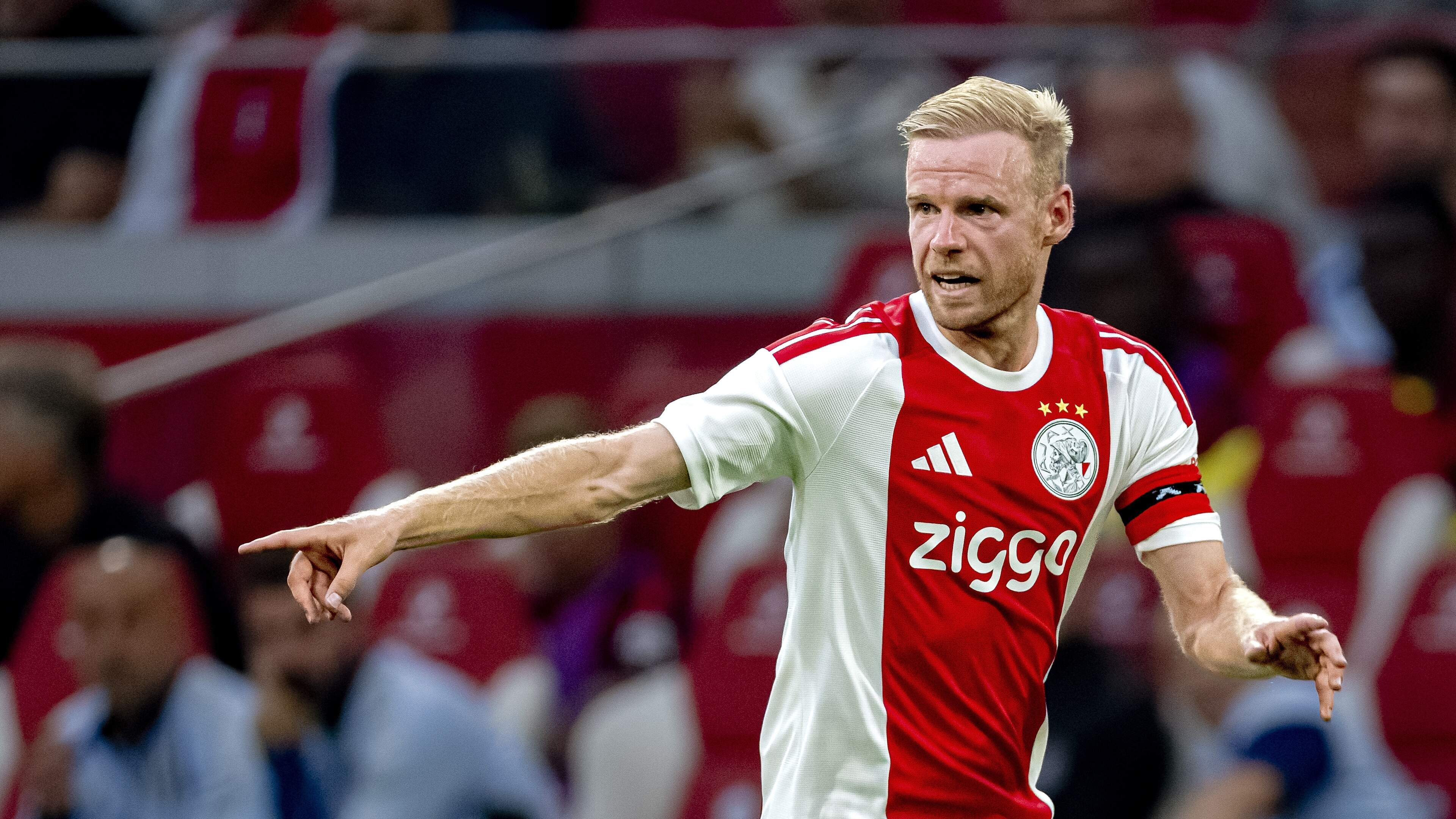 LIVE Conference League | Ajax heeft dankzij Mika Godts droomstart tegen Shelbourne FC