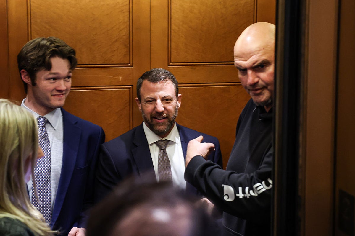 ‘Trump’s favorite Democrat’ bails out his pick to replace Noem at DHS, Markwayne Mullin, in Senate cliffhanger