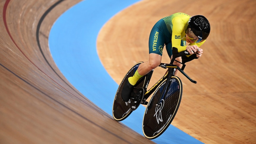 Live: Aussie cyclist breaks world record, re-race ordered after wheelchair crash