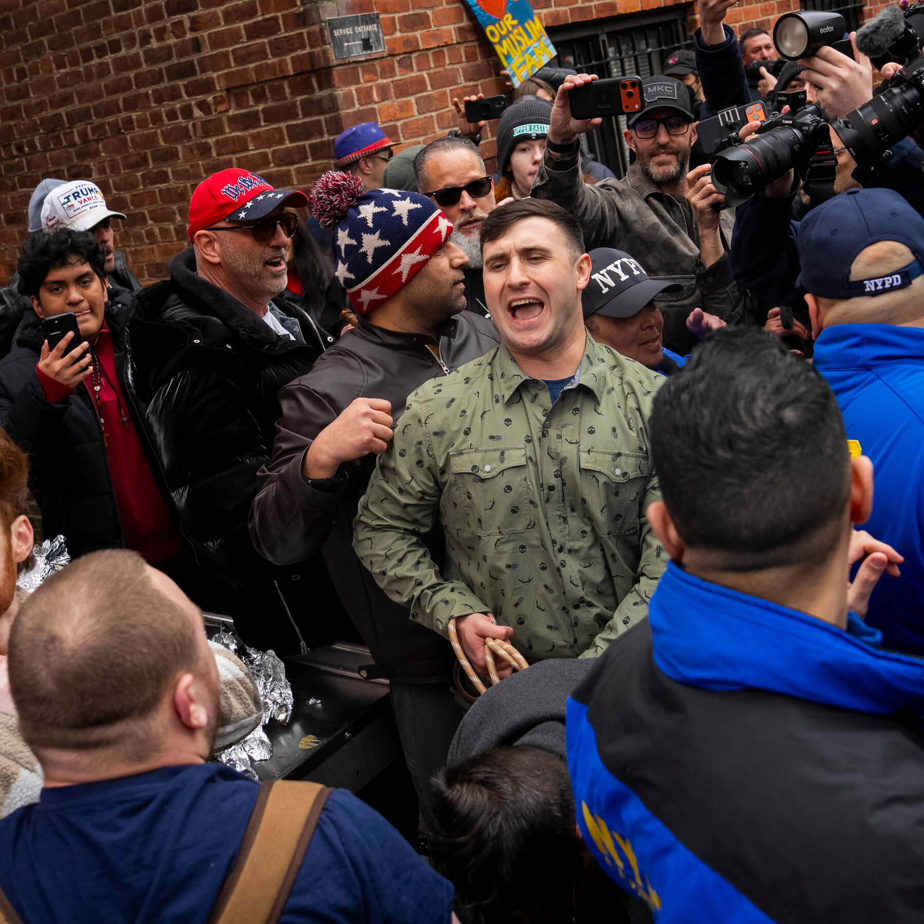 Smoking Jars of Metal and Fuses Thrown at Protest Near Mayor’s House