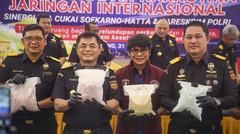 Maleisische piloot gepakt met 70.000 pillen ecstasy in Indonesië