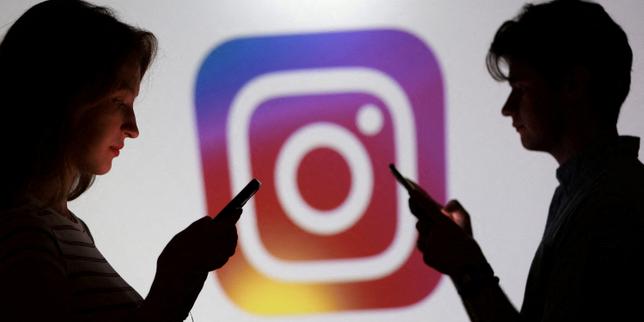 France set to ban social media for under-15s, a first in the EU