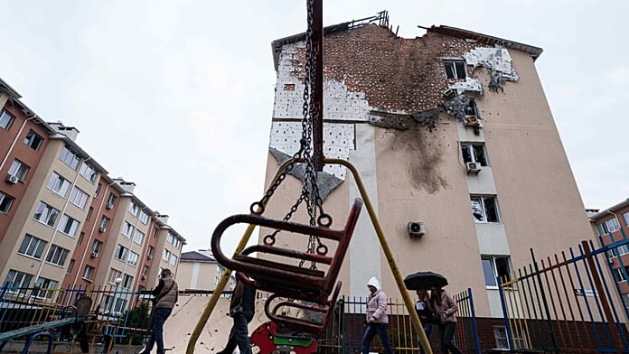 Eight dead in 'massive' Russian attack while Kyiv signals readiness for Easter ceasefire