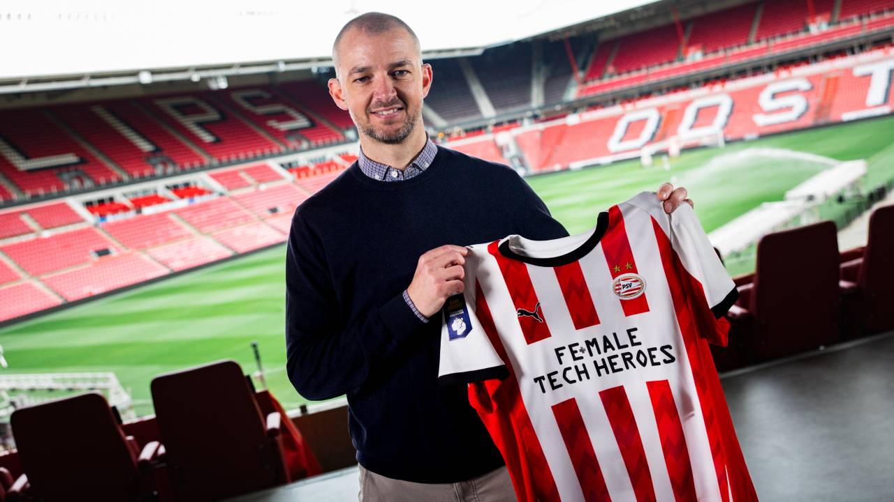 Dit is de nieuwe trainer van de PSV Vrouwen: 'Opwaartse lijn voortzetten'