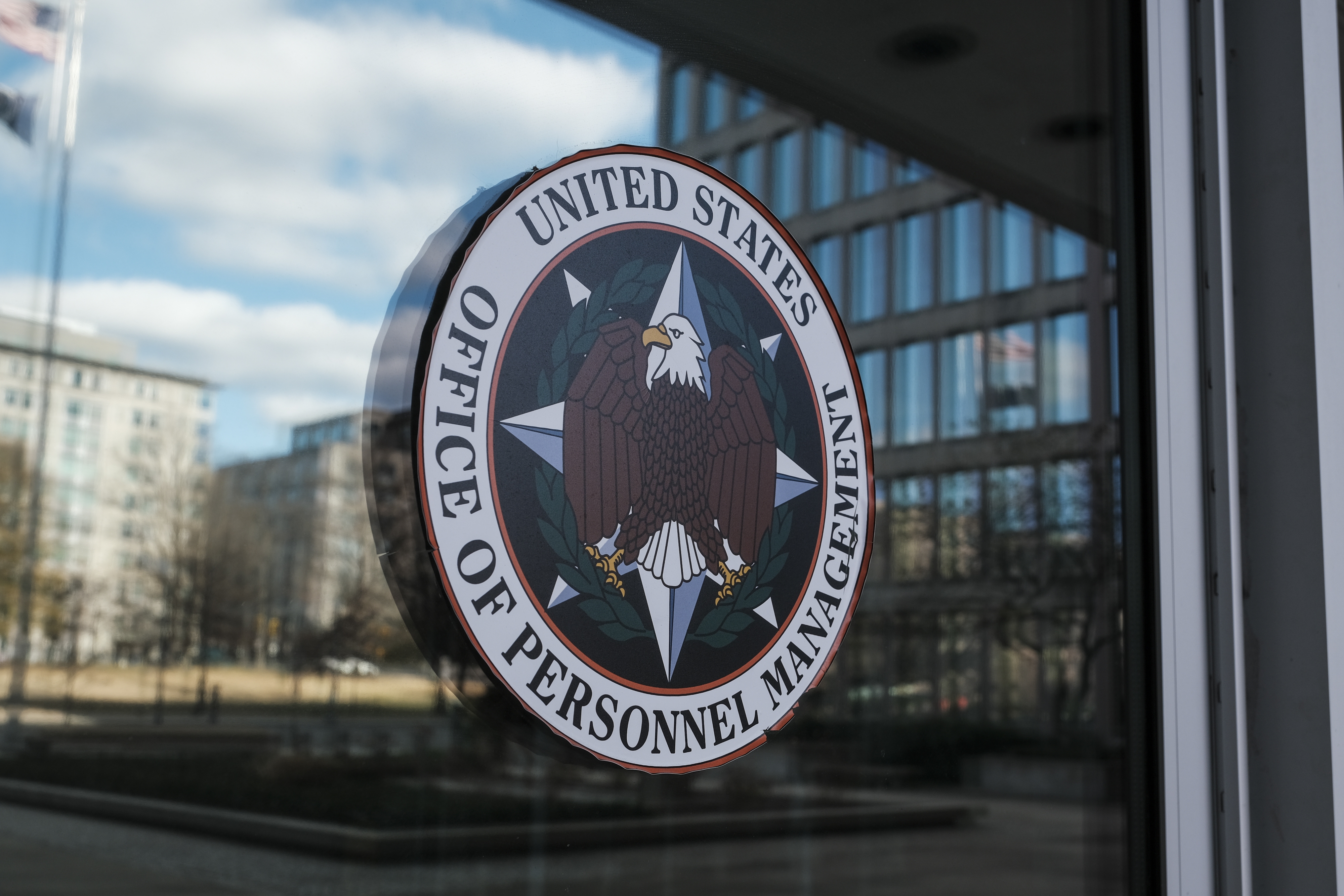 To stop leaks, the Trump administration wants federal workers to sign NDAs