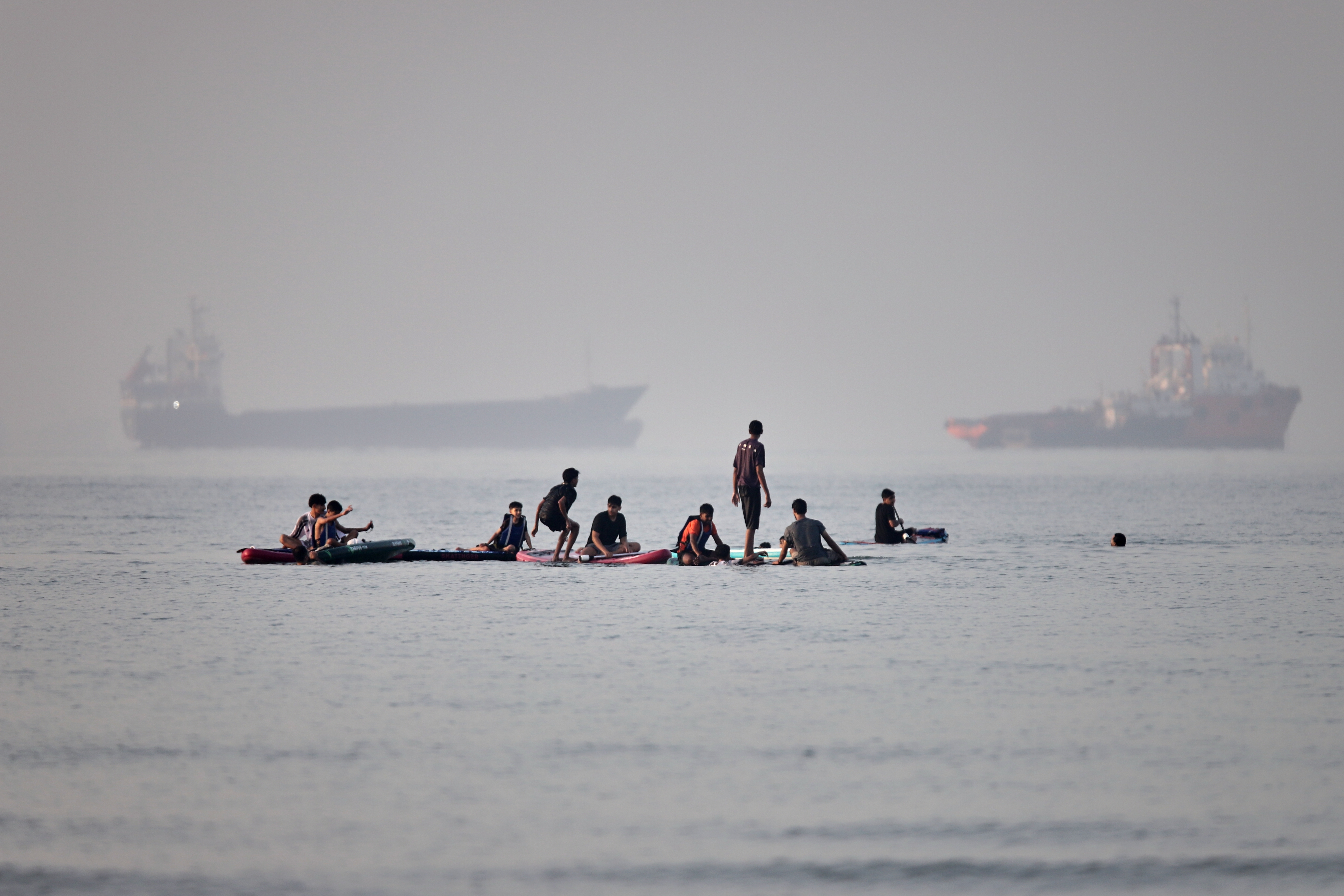 Iran and the US trade strikes in the Persian Gulf, further testing the ceasefire