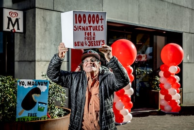 Oprichter van Ben & Jerry’s hoopte op serieus gesprek met directeur, maar kwam niet verder dan de receptie