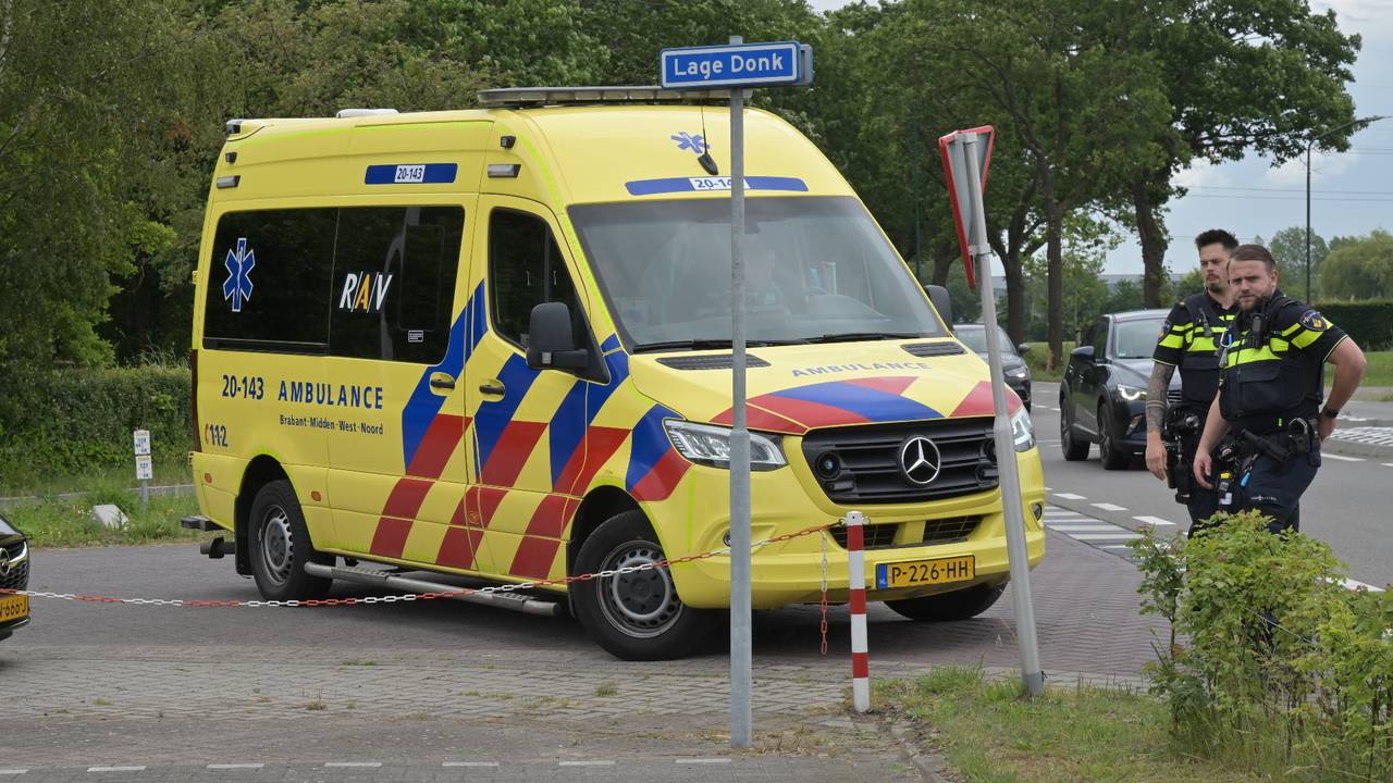 90-jarige man in scootmobiel raakt gewond bij botsing met auto