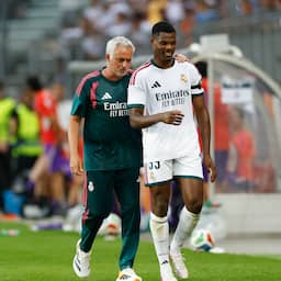 Mourinho looft rechtsbuiten Dumfries na 'geweldig' debuut in oefenduel Real