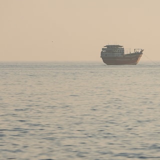 Iran zegt twee tankers te hebben aangevallen die door Straat van Hormuz wilden varen