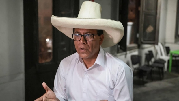 Rechtse Peruaanse kandidaat López eist nietigverklaring stemming