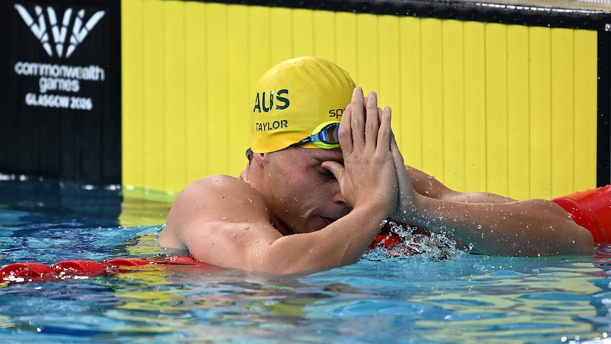 Live: Young Aussie stuns from lane one as Dolphins make history in Glasgow