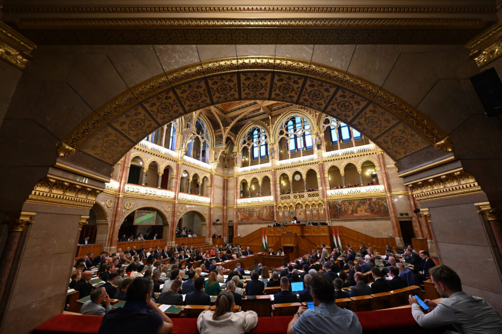 EU Commission calls for anti-corruption reforms in Spain, Hungary