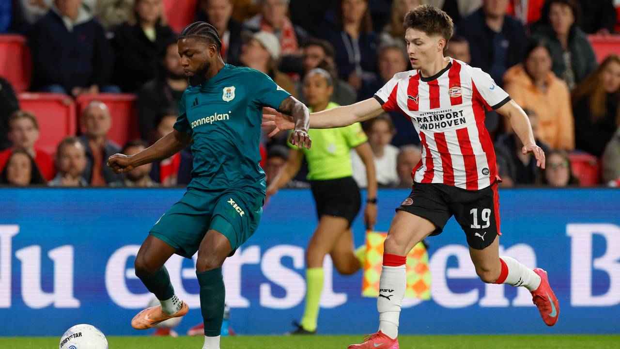 Bajraktarevic trakteert protesterende PSV-fans op grote overwinning