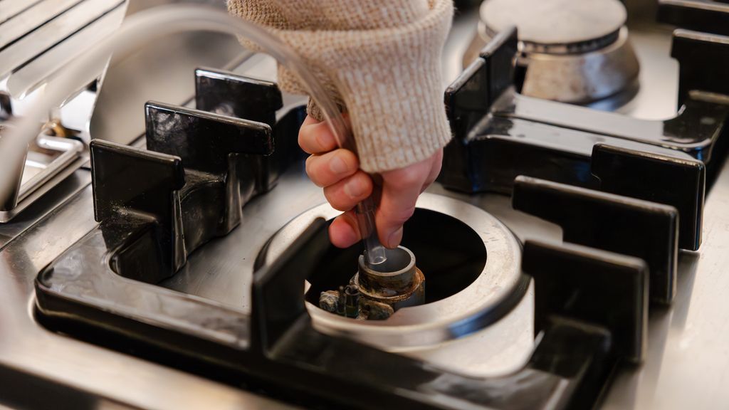 Lekkages gasfornuis extra risico door benzeen dat vrijkomt: 'Onderhoud cruciaal'