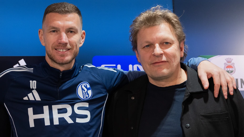 Mulder met Schalke 04 op drempel Bundesliga: 'Ook het succes van de penningmeester'