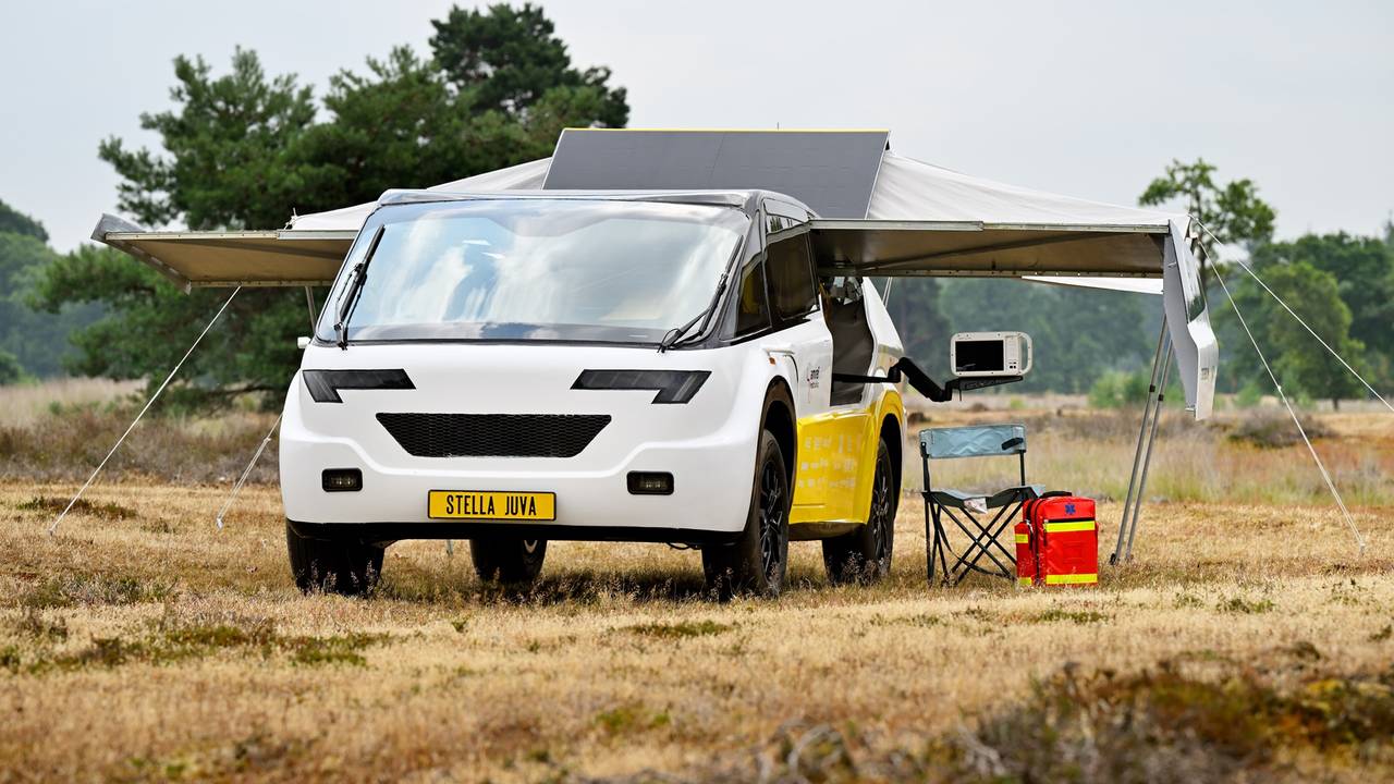 Deze ambulance rijdt op zonlicht én levert zorg waar niemand anders komt