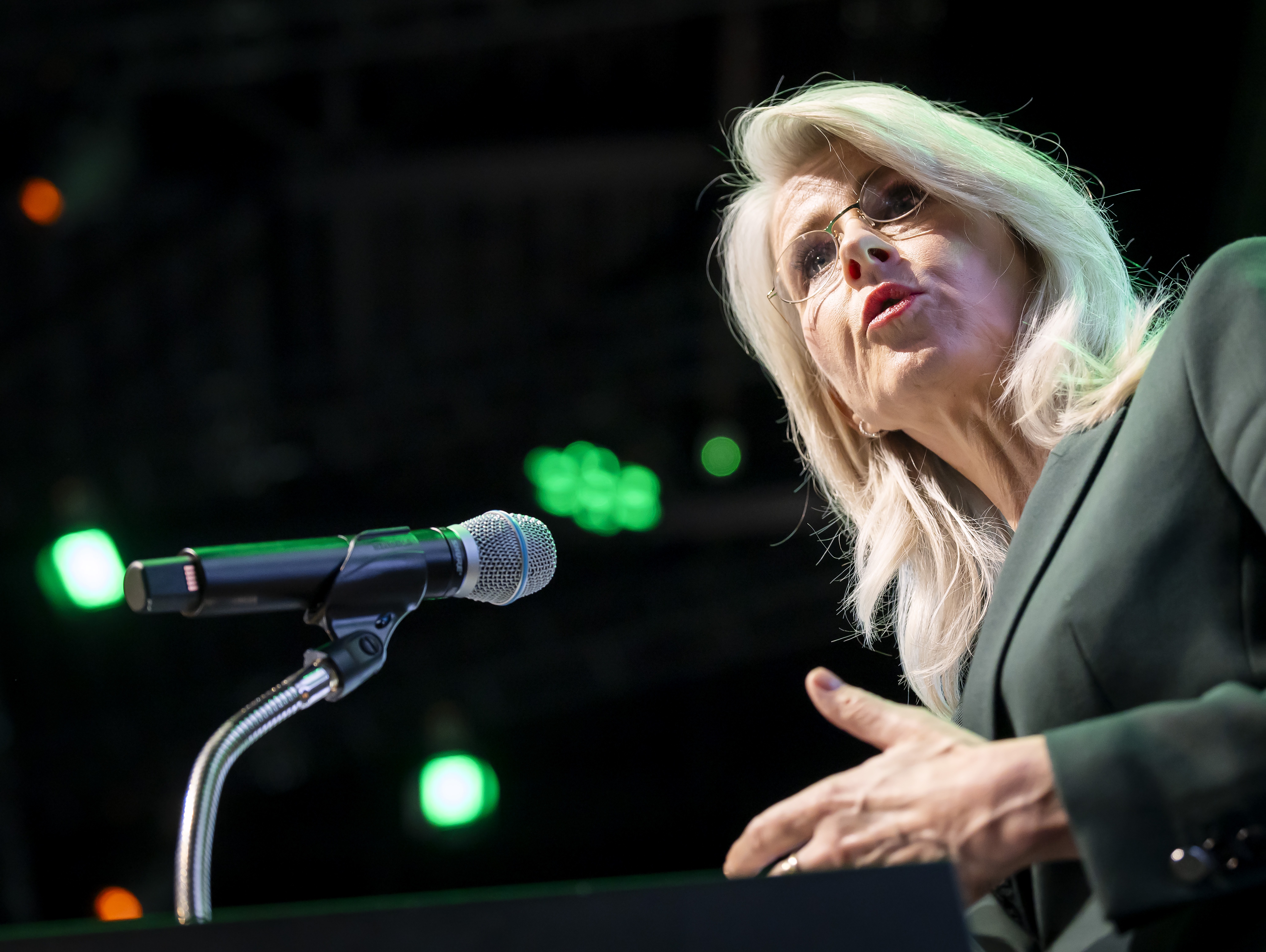 Hoe nu verder met Mona Keijzer? ‘Ze kan zo Goede Tijden, Slecht Tijden in, heerlijk drama’