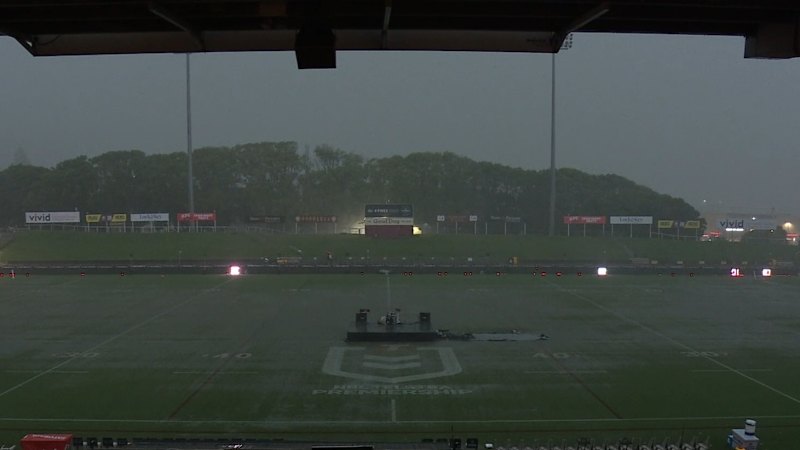 Damaging winds and hail as powerful storm hits Sydney
