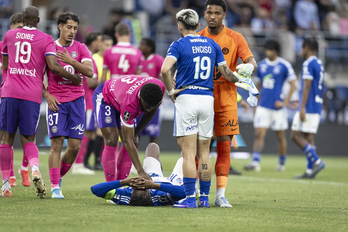 Koeman vreest voor WK-optie Emegha na nieuwe blessure