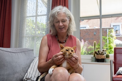 Zeven jaar lang was kat Bengel vermist, dan krijgt Sandra een telefoontje: ‘Hij herkende ons meteen’